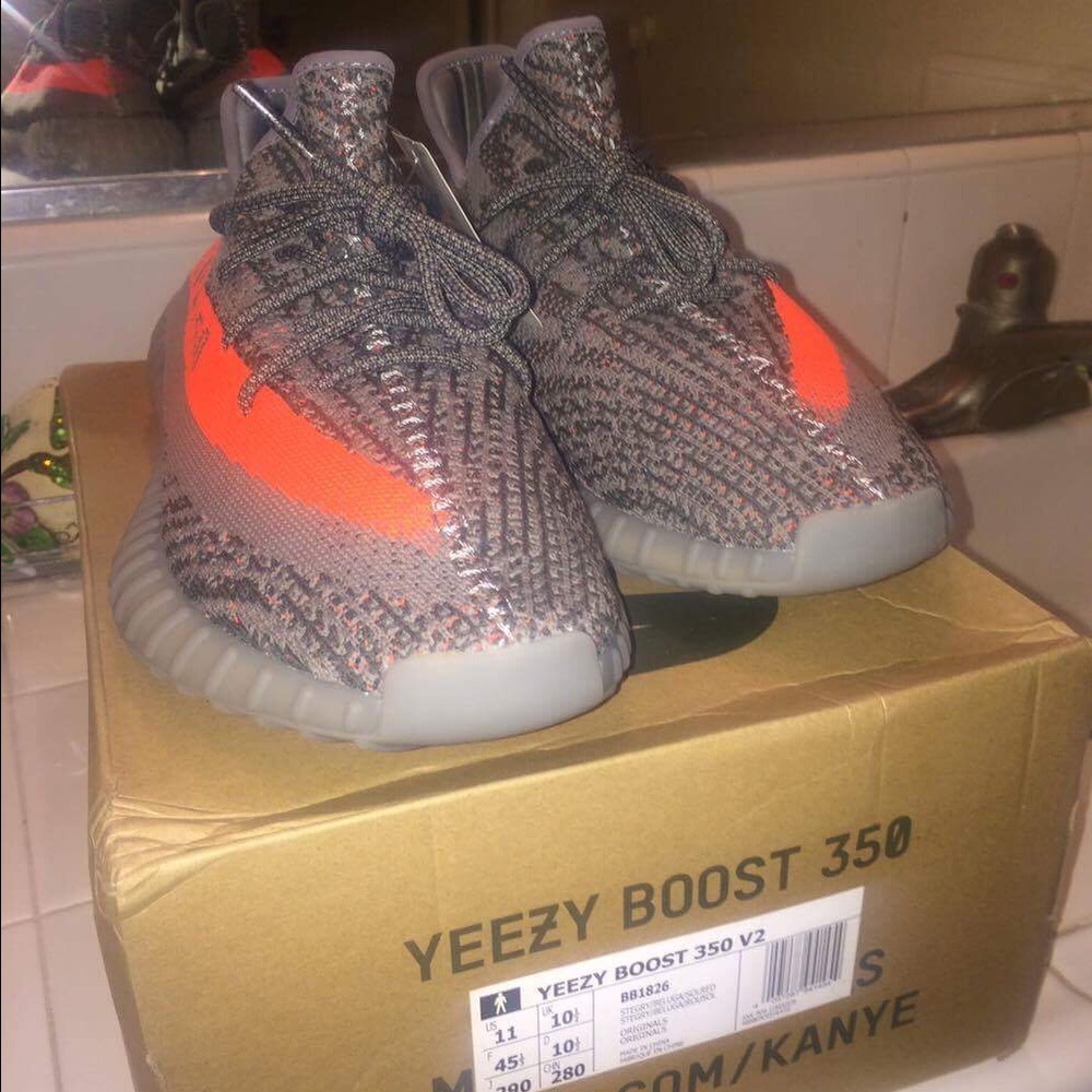 Yeezy boost 350 v2 beluga
