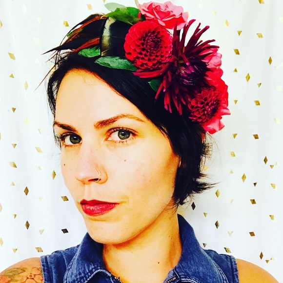 Meet your Posher, Shar'ron - Picture 3 of 4