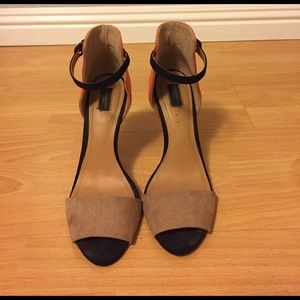 Zara heels size 38 nude/orange suede sandal