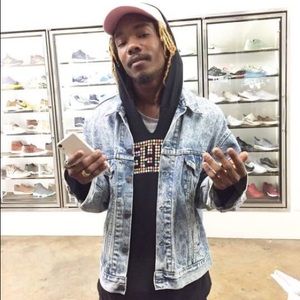 Meet your Posher, Sterling