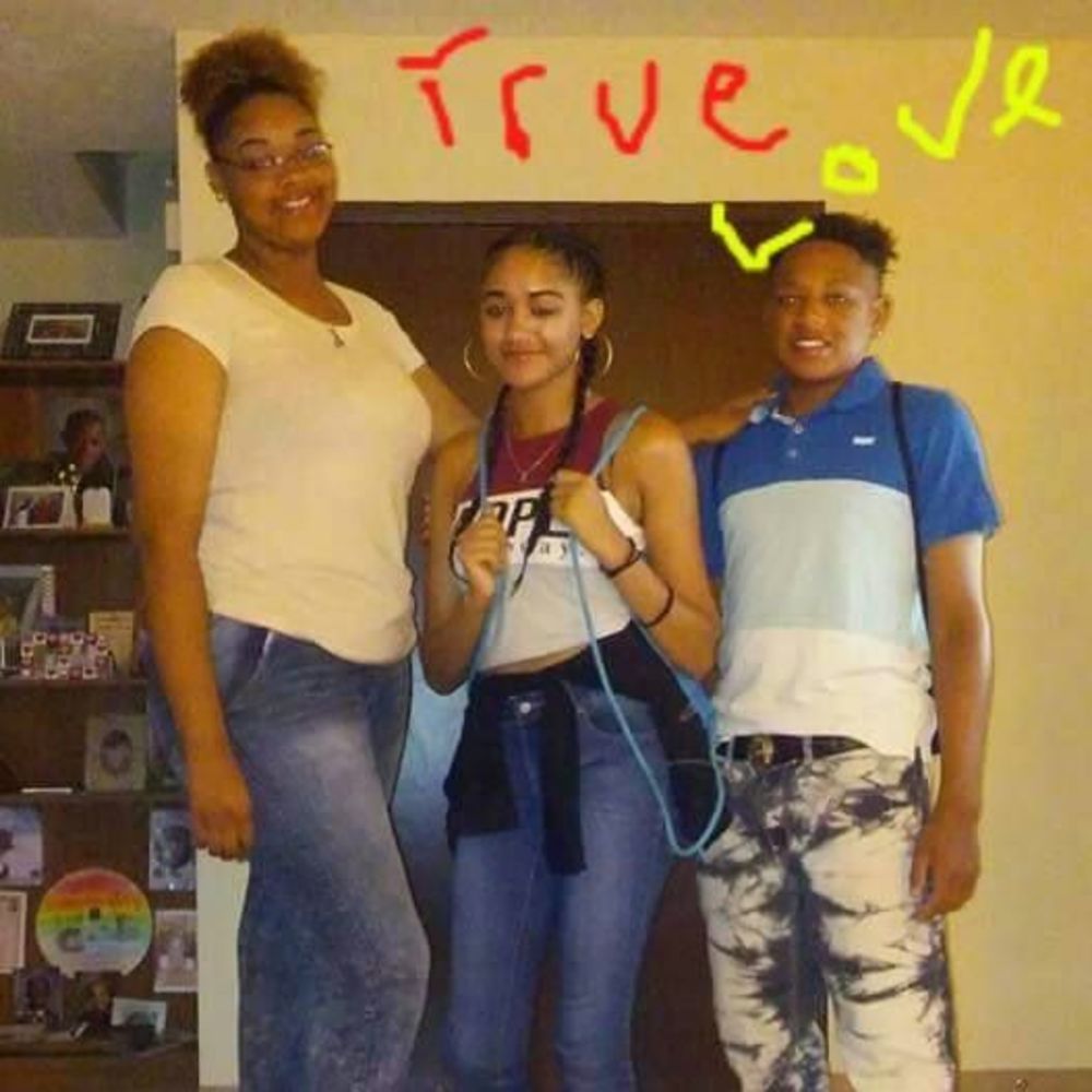 Meet your Posher, Mone