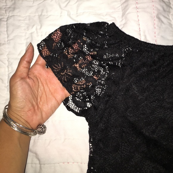 Black lace top - Picture 3 of 3