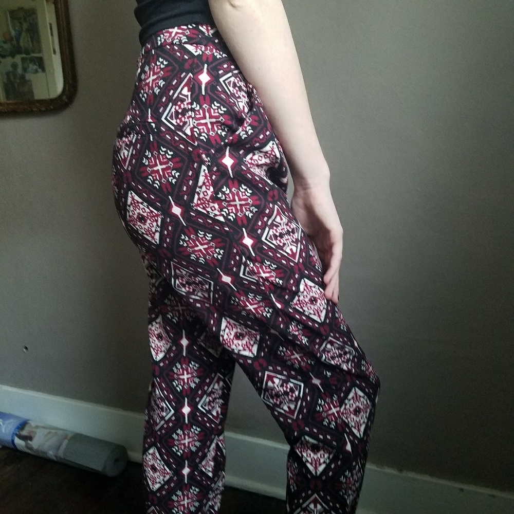 Patterned pants - Picture 2 of 3
