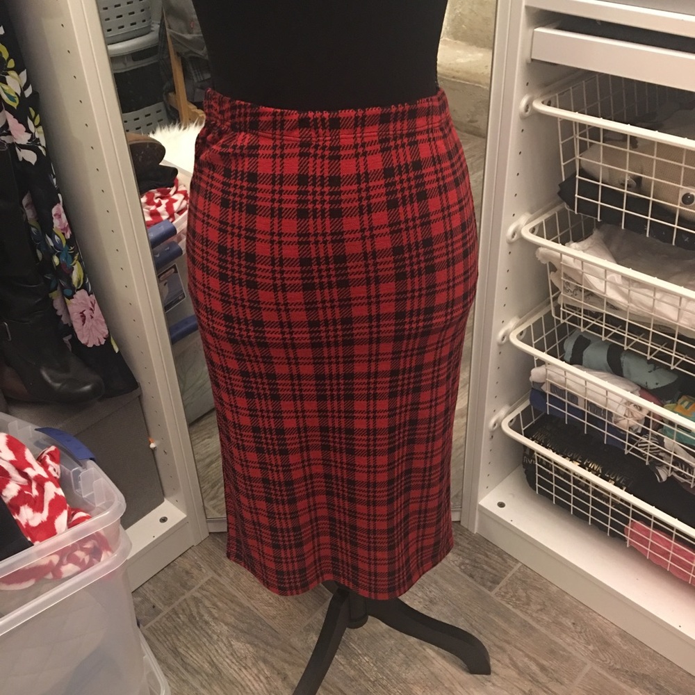 Business or casual perfect skirt!