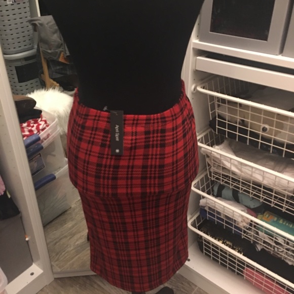 Business or casual perfect skirt! - Picture 3 of 3