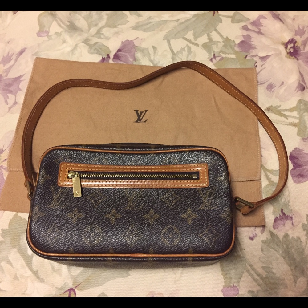 Authentic Louis Vuitton small shoulder
