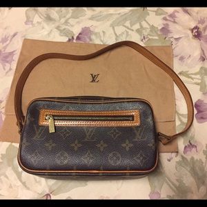 Authentic Louis Vuitton small shoulder