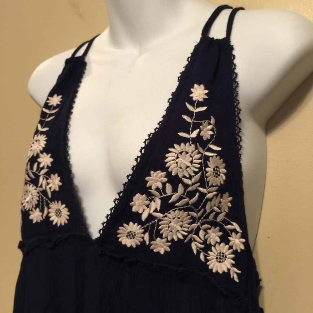 Wishlist halter shark-bit tank top - Picture 2 of 3