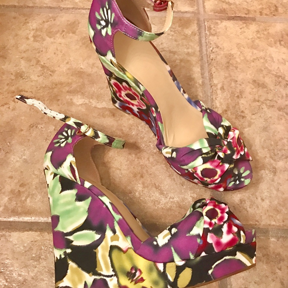 Floral Print Wedge Sandals