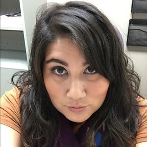 Meet your Posher, Claudia