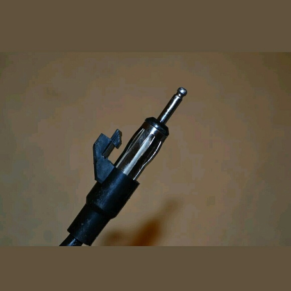 2004 2005 2006 cadillac stereo cd gps. Price negot - Picture 6 of 8