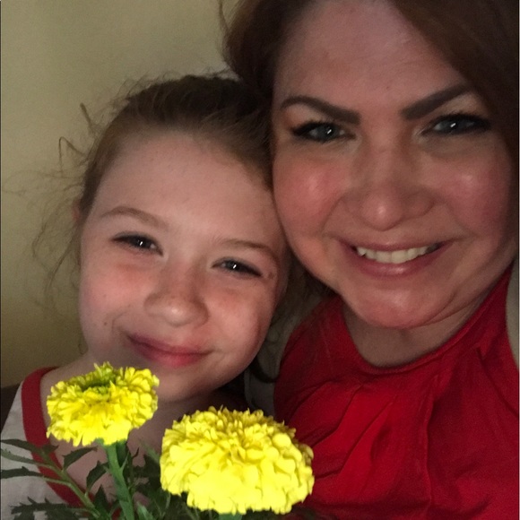 Meet your Posher, Jessica - Picture 3 of 3