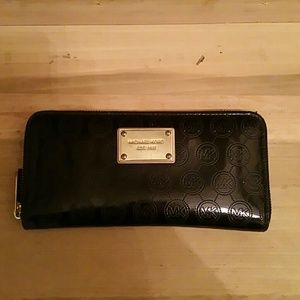 Michael Kors Wristlet