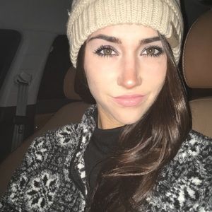 Meet your Posher, Caroline