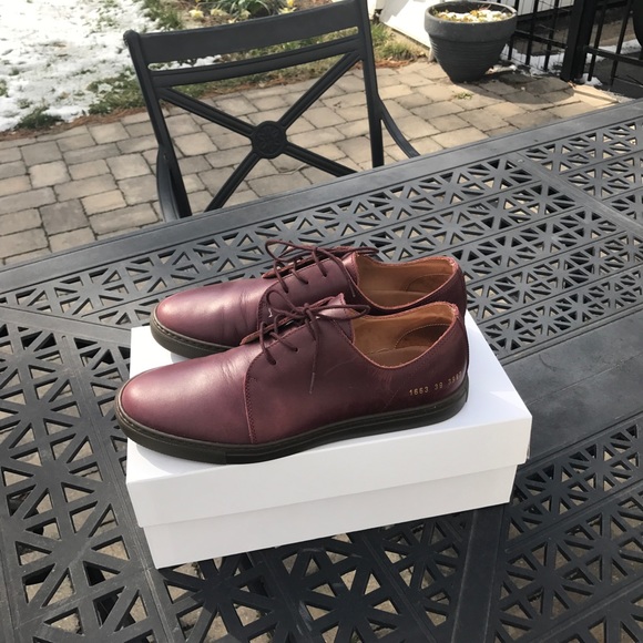 Common Projects Burgundy Derby shoes - Picture 2 of 3