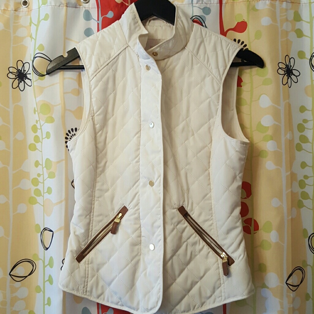 white quilted zara vest