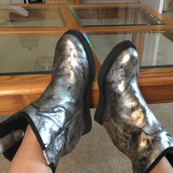 Qupid Faux Fur Wedged Boots NWT - Picture 3 of 4