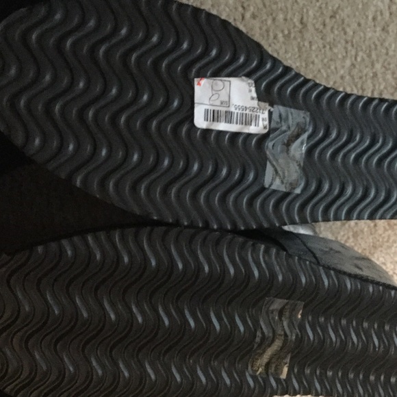 Qupid Faux Fur Wedged Boots NWT - Picture 4 of 4