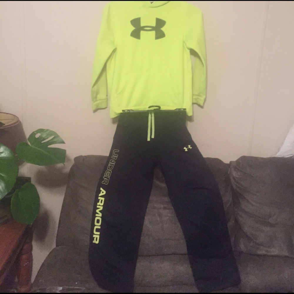 FIRM $-Under Armour sweatsuit/hoodie and pants set