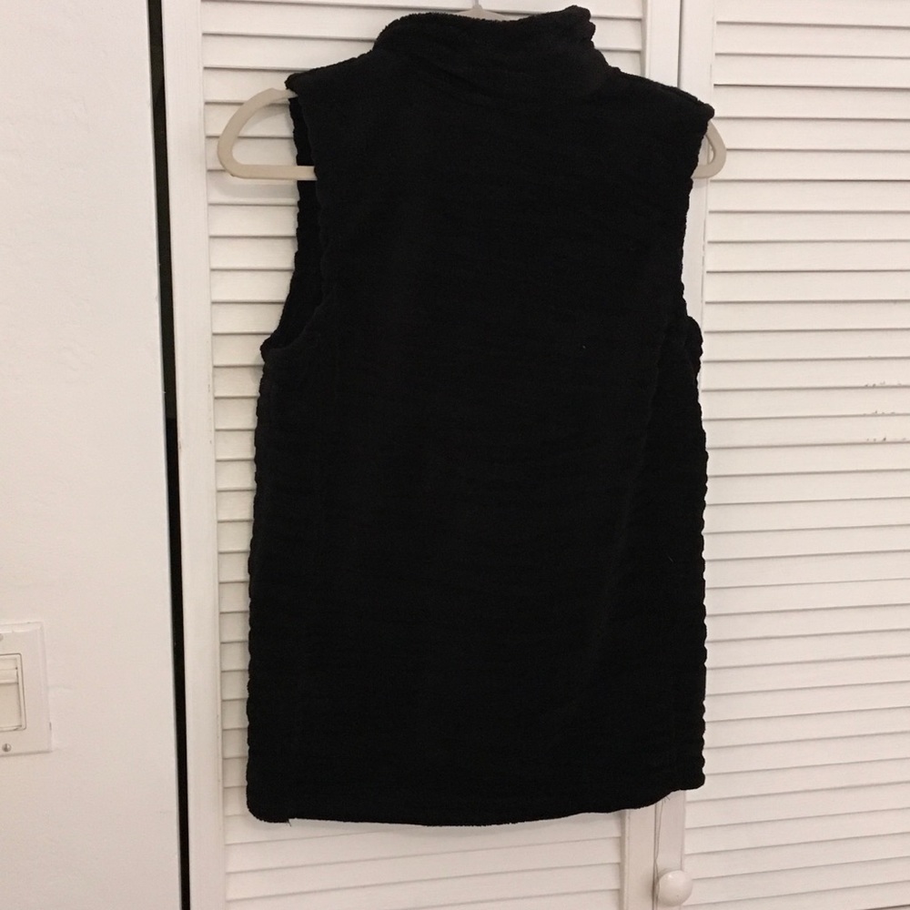 Black zippered sleeveless velour vest - Picture 2 of 5