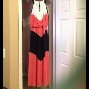 Beautiful maxi dress! FROM $20 to a lower price !
