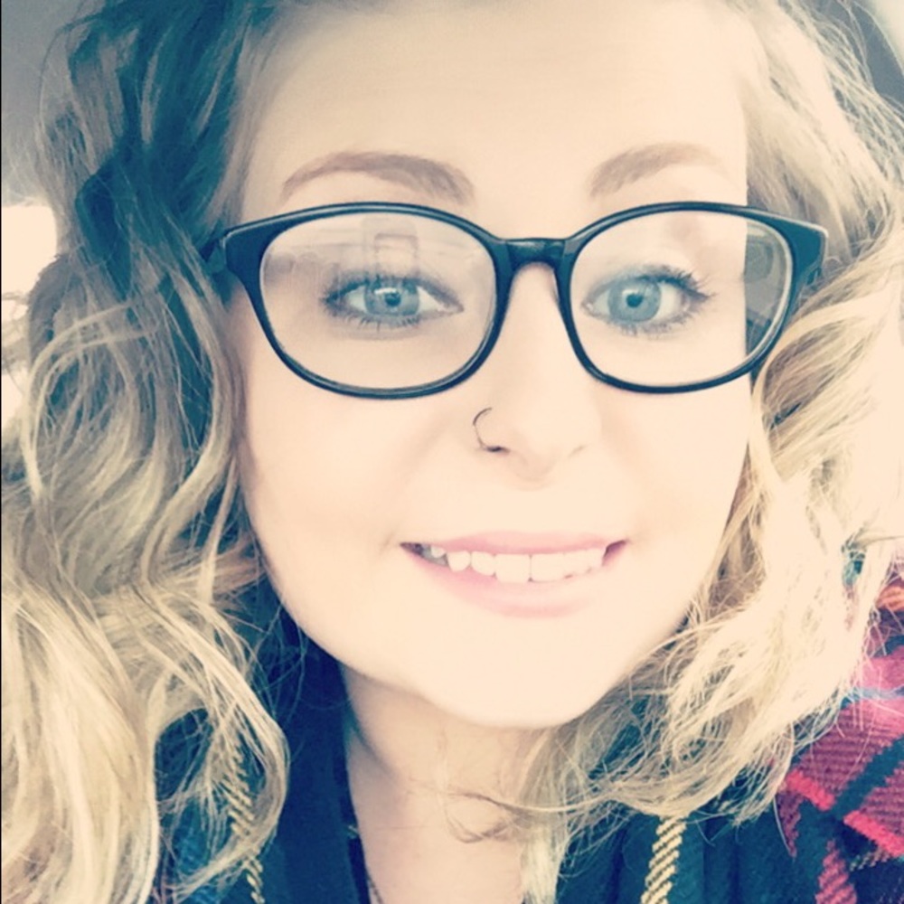 Meet your Posher, Kaela