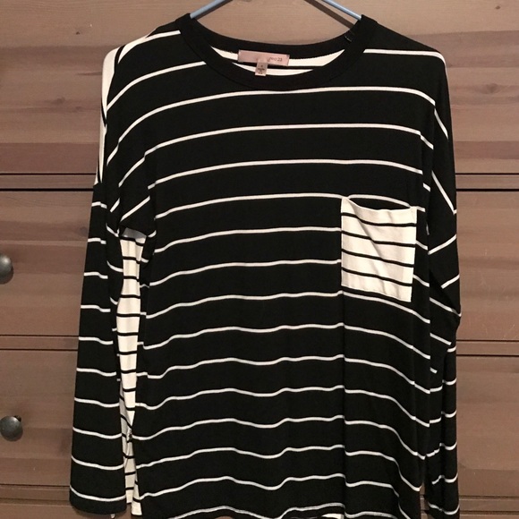 NWOT Black and white striped long sleeved tshirt - Picture 2 of 3
