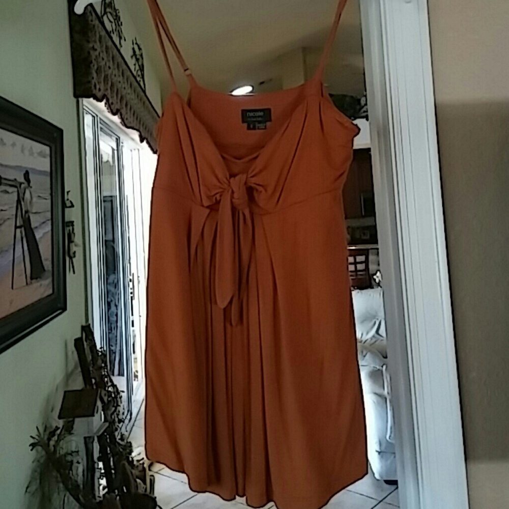 Top - Picture 2 of 2