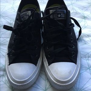 BARELY USED ~ Converse Chuck Taylor II Low Top