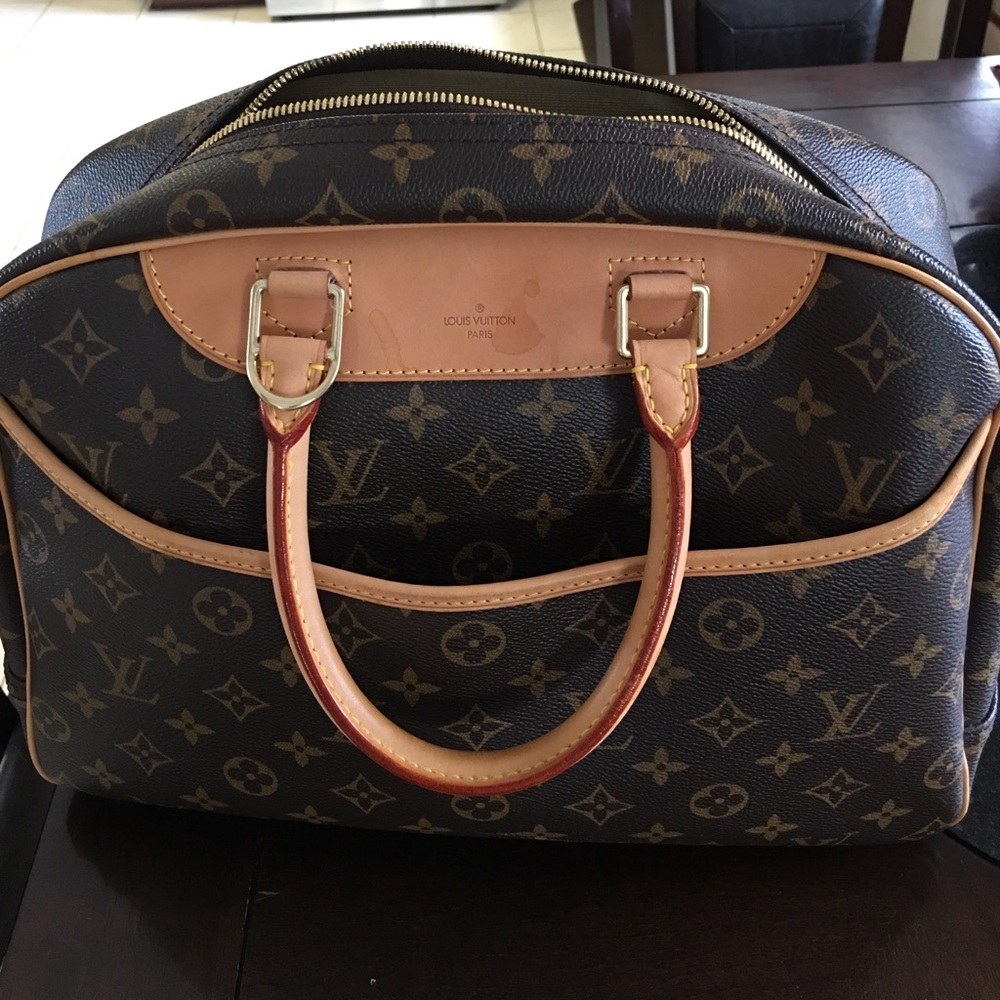 LV cosmetic carry on bag