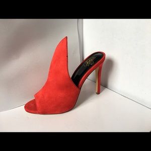 Brand new red pumps with Pointed upper