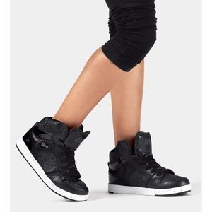 HOST PICK 🎈Pastry high top performance sneakers