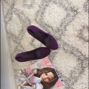 Purple suede BCBG pumps