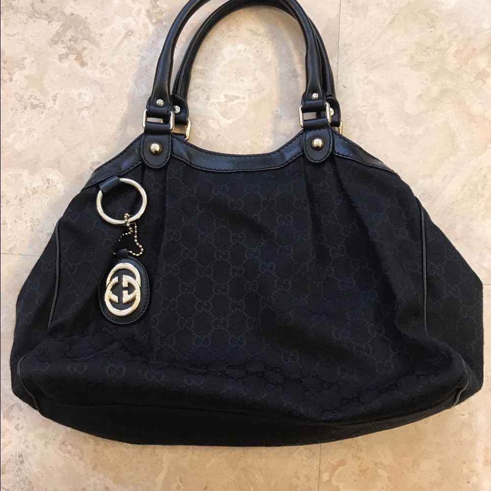 Authentic Gucci shoulder bag. Amazing condition!