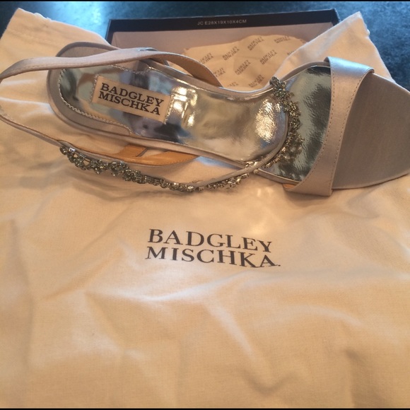 WEDDING ! Badgley Mishka Forrester Heels - Picture 4 of 5