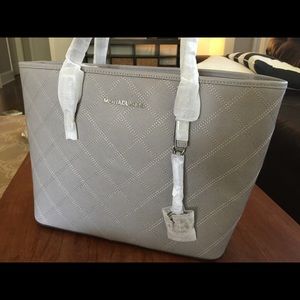 Michael Kors Jet Set Travel Pearl Grey Purse