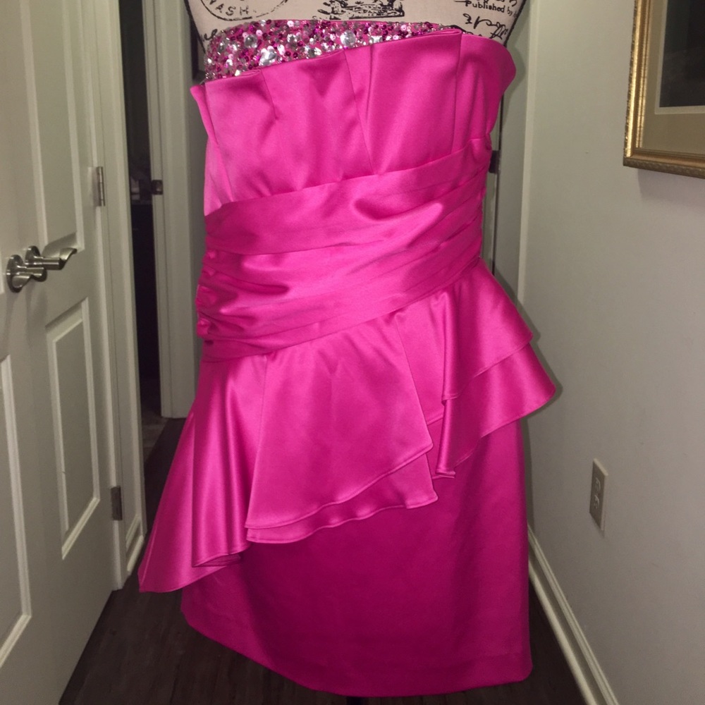 Laundry by Shelli Segal dress