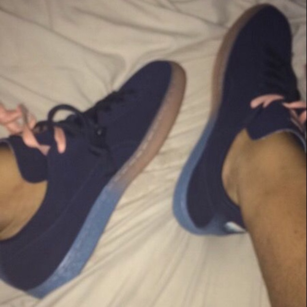 Special Edition Dolph Pumas - Picture 2 of 2