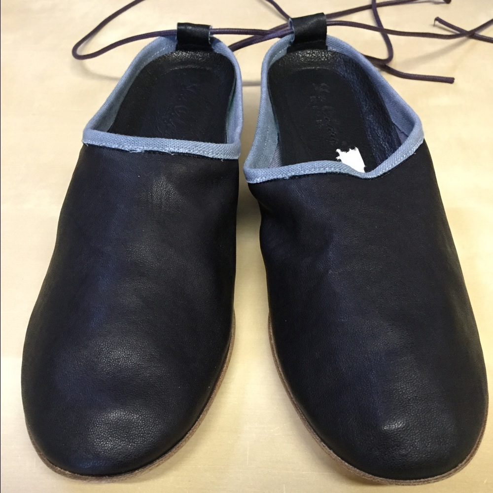 Shoe Colour Caprice black flats, size 41.