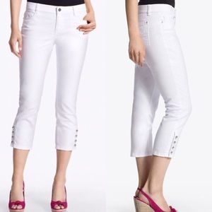 WHBM WHITE Button-Hem Capri