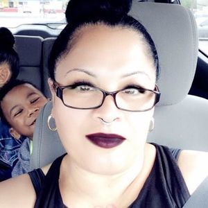 Meet your Posher, Lola