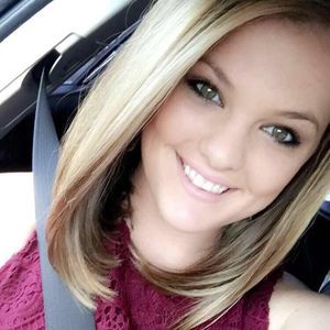 Meet your Posher, Caitlin