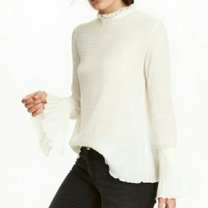 NWOT H&M white belle sleeved blouse