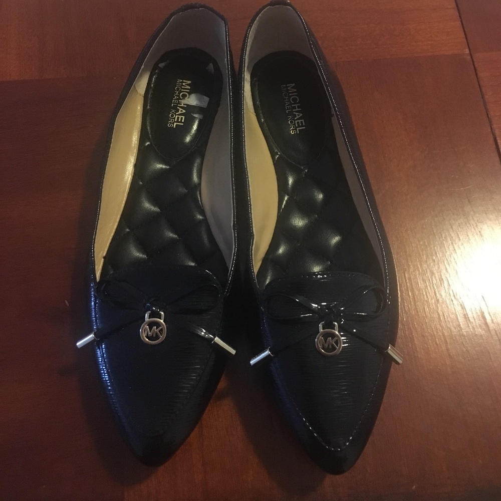 NWOT Michael kors black flats