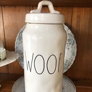 New Rae Dunn Magenta Dog Treat Cannister!!