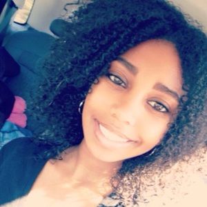 Meet your Posher, Jonina