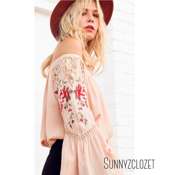 floral lace off the shoulder top - Picture 2 of 6