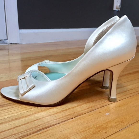 BRIDAL SHOES - WORN ONCE!! - Picture 2 of 7