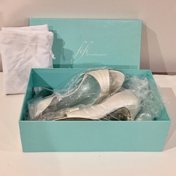 BRIDAL SHOES - WORN ONCE!! - Picture 5 of 7