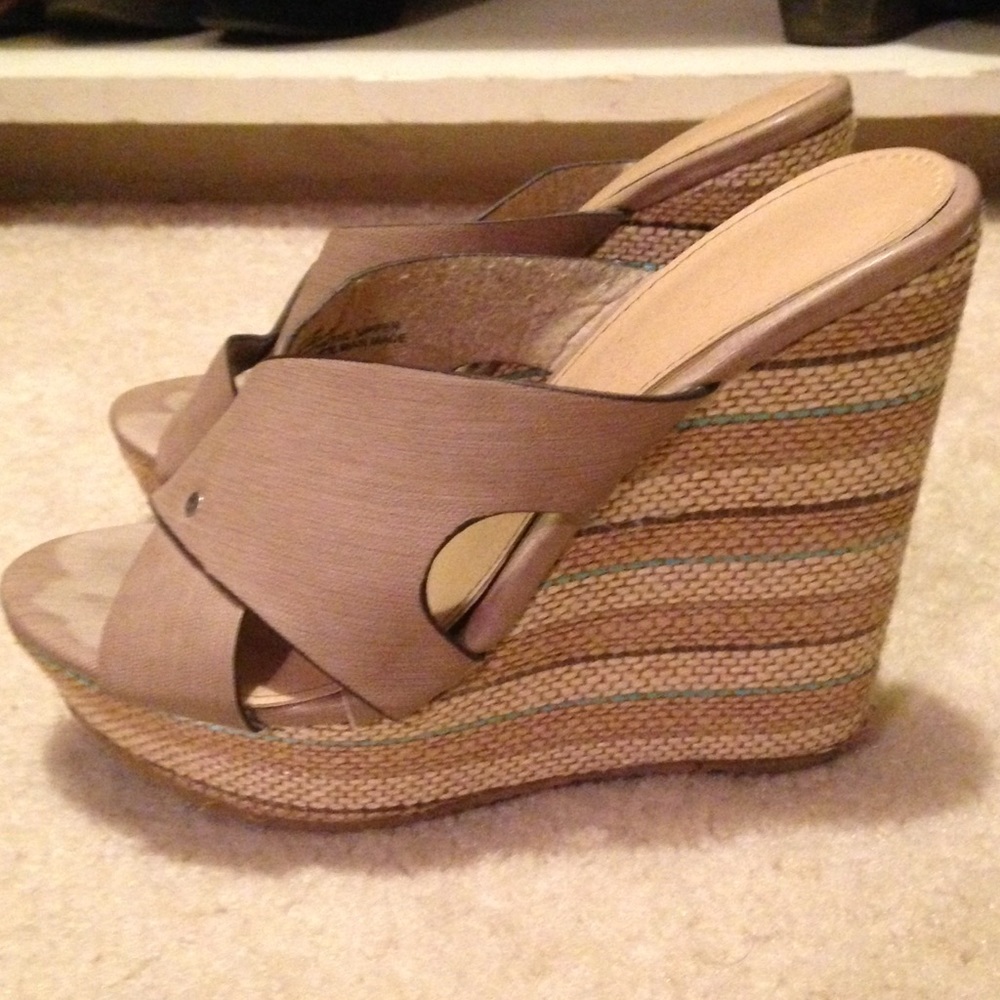 Nude wedges